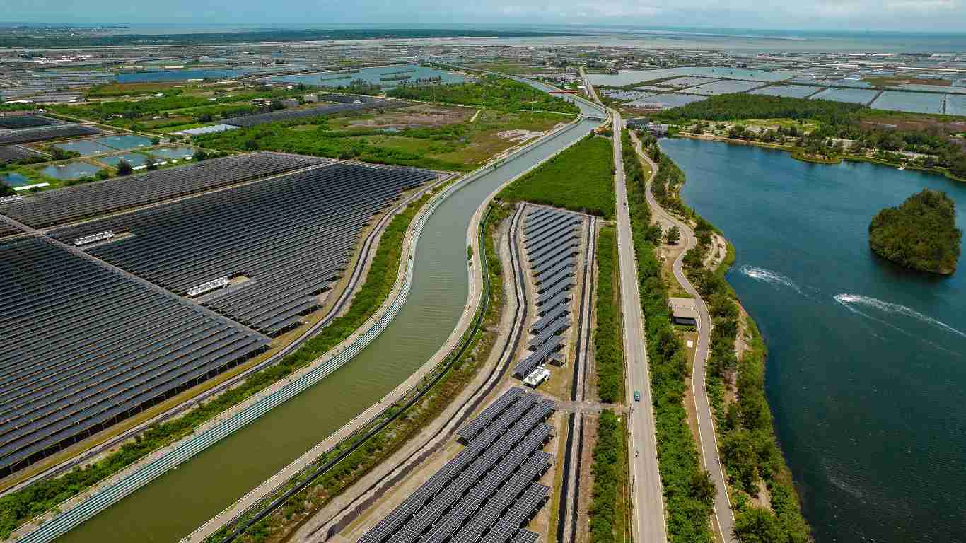 918.COM能源事业提供智慧能源管理、、、太阳能监控管理、、、、全方位电厂建置及运维解决方案，，并拥有管理超过6000案场的经验